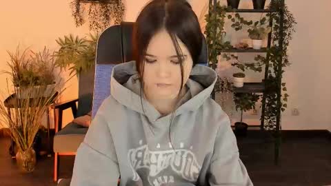 Snapshot of elainebeness chatting on 12-14-25, 10:36 Your sweet girl online show from 12-14-25, 10:36