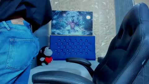 Elan Giralon online show from 06-06-26, 11:53