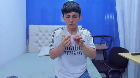 Elan Giralon online show from 06-20-26, 09:39