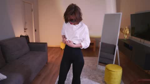 ELA 3 online show from 04-09-26, 06:30