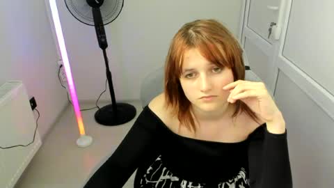 Evie online show from 06-12-26, 02:16