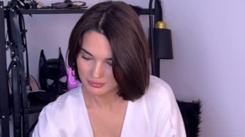 Snapshot of elarasky chatting on 04-03-26, 02:31 Elara online show from 04-03-26, 02:31