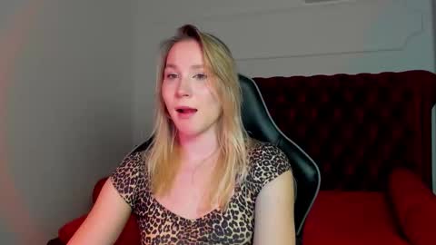 elaravoltage online show from 03-30-26, 05:14