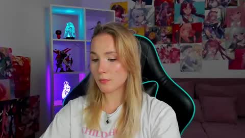 elaravoltage online show from 04-22-26, 05:25