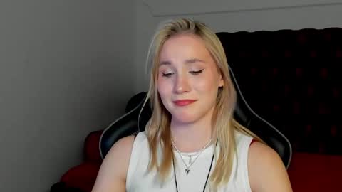 elaravoltage online show from 04-29-26, 05:17