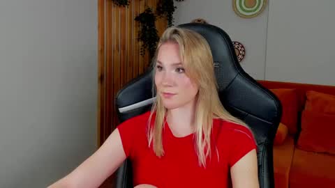 elaravoltage online show from 05-20-26, 05:13