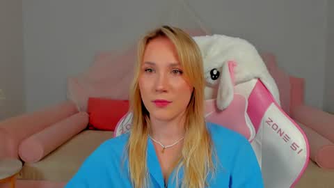 Snapshot of elaravoltage chatting on 07-24-26, 05:44 elaravoltage online show from 07-24-26, 05:44