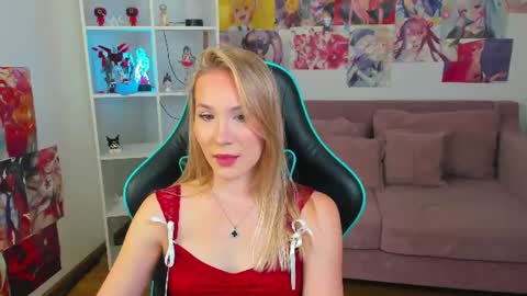 Snapshot of elaravoltage chatting on 07-31-26, 05:12 elaravoltage online show from 07-31-26, 05:12