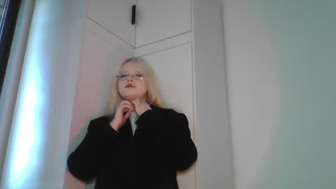elayne_sweet online show from 06-14-26, 06:04