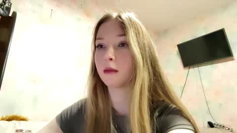 Snapshot of elaynecinco chatting on 02-24-26, 01:53 MIa online show from 02-24-26, 01:53