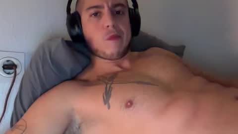 elcarlobukowski1905 online show from 10-27-25, 02:26