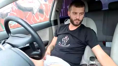 elchapoguzman95 online show from 09-10-25, 06:35