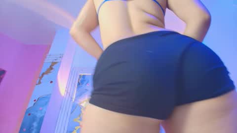 Eleanor Rigby online show from 03-11-26, 03:23