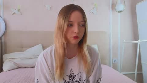 Snapshot of eleanorahurley chatting on 03-22-26, 10:07 Ill be anything for you online show from 03-22-26, 10:07