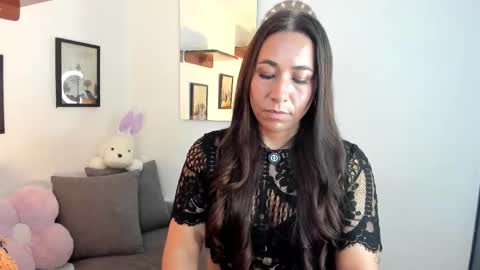 Snapshot of electra_hunt chatting on 03-10-26, 01:21 Electra- Please help me reach 100 likes online show from 03-10-26, 01:21