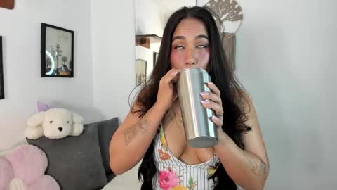 Snapshot of electra_hunt chatting on 06-06-26, 11:09 Electra- Please help me reach 100 likes online show from 06-06-26, 11:09
