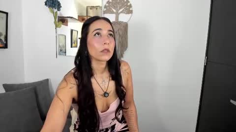 Snapshot of electra_hunt chatting on 07-20-26, 11:29 Electra- Please help me reach 100 likes online show from 07-20-26, 11:29