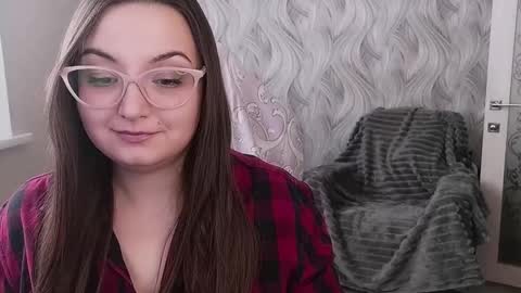 Snapshot of elegant_audacity chatting on 02-18-25, 11:33 Rachel online show from 02-18-25, 11:33