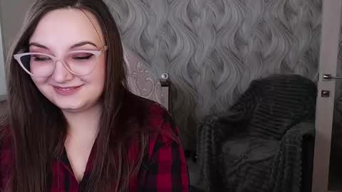 Snapshot of elegant_audacity chatting on 02-27-25, 01:17 Rachel online show from 02-27-25, 01:17