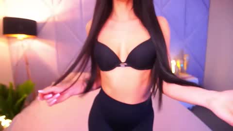 elegant_mysterious online show from 11-14-25, 03:16