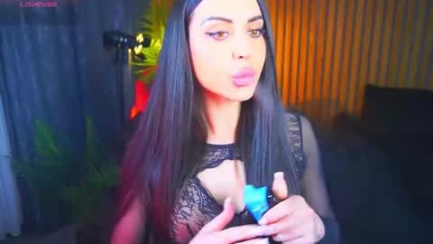 elegant_mysterious online show from 02-18-26, 08:49