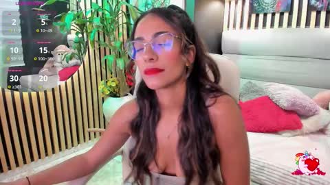 Snapshot of elegant_rouse chatting on 11-29-25, 10:13 Rouse online show from 11-29-25, 10:13