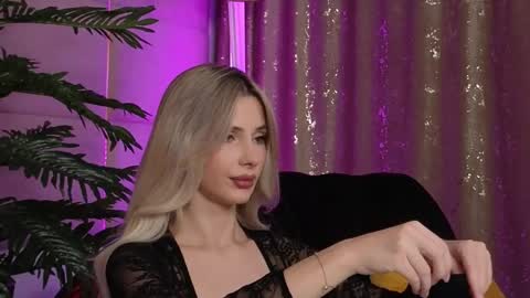 Eleine online show from 10-14-25, 10:21