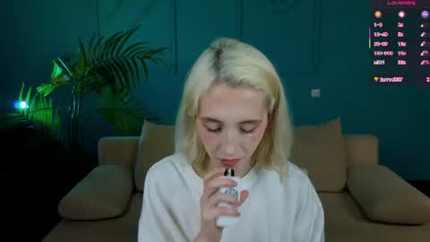 Snapshot of elen__moore chatting on 07-04-26, 05:24 Elen online show from 07-04-26, 05:24