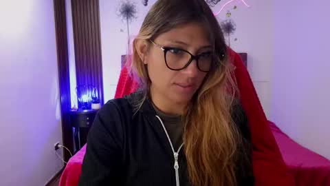 Snapshot of elena_detroya_ chatting on 01-07-26, 12:18 Elena online show from 01-07-26, 12:18
