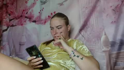 Snapshot of elena_maeer chatting on 09-19-25, 01:45 Elena online show from 09-19-25, 01:45
