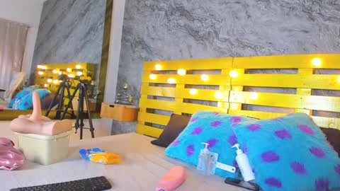 Elena online show from 01-22-25, 07:13