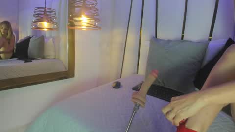 Snapshot of elena_mature chatting on 04-29-26, 07:09 Elena online show from 04-29-26, 07:09