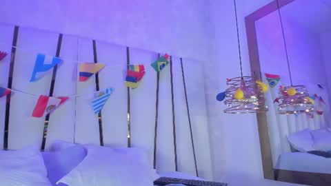 Snapshot of elena_mature chatting on 07-08-26, 07:07 Elena online show from 07-08-26, 07:07