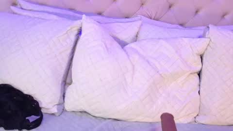Snapshot of elena_mature chatting on 07-19-26, 11:47 Elena online show from 07-19-26, 11:47