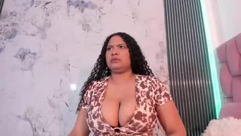 Snapshot of elena_wolff chatting on 11-19-25, 12:05 elena_wolff online show from 11-19-25, 12:05