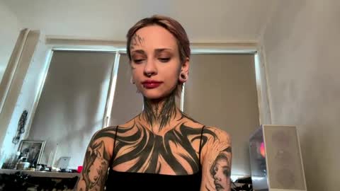 Mia online show from 04-20-26, 01:25