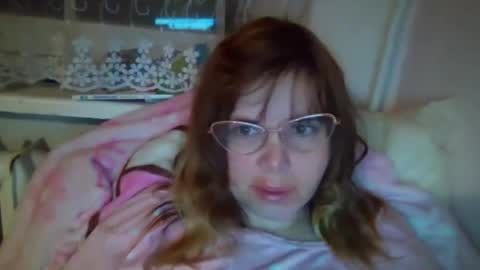 Snapshot of elenaflirt chatting on 12-04-25, 09:23 Elena online show from 12-04-25, 09:23