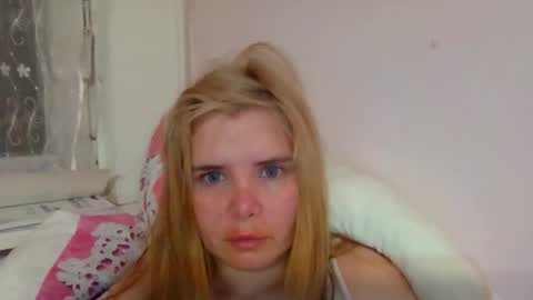 Snapshot of elenaflirt chatting on 02-05-26, 05:50 Elena online show from 02-05-26, 05:50