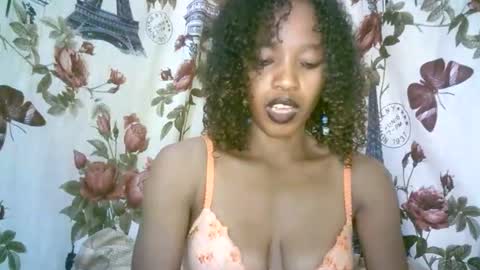 elenah013 online show from 12-23-25, 06:22