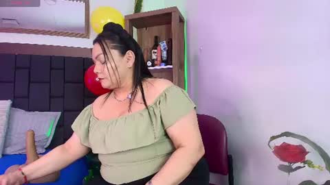 elenna_boobs_ online show from 07-09-26, 04:05