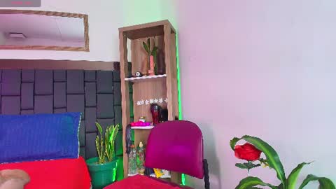 elenna_boobs_ online show from 07-22-26, 03:09