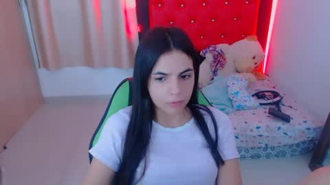 Snapshot of elenna_hotx chatting on 12-15-24, 05:31 agnes online show from 12-15-24, 05:31