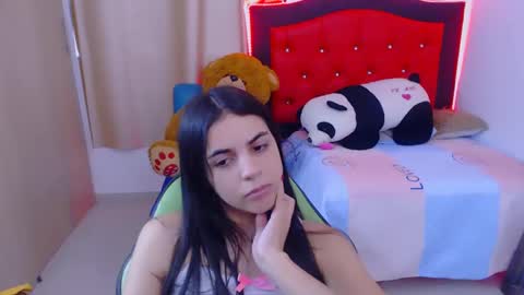 Snapshot of elenna_hotx chatting on 01-19-25, 08:19 agnes online show from 01-19-25, 08:19