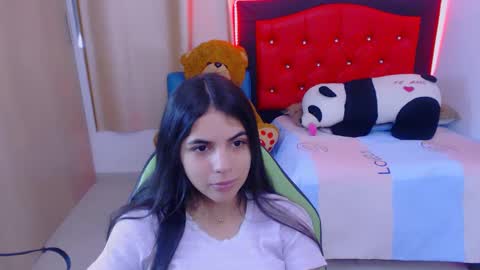 Snapshot of elenna_hotx chatting on 01-21-25, 06:45 agnes online show from 01-21-25, 06:45