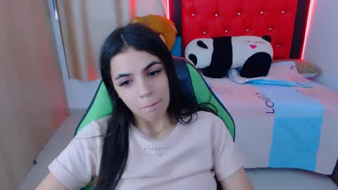 Snapshot of elenna_hotx chatting on 01-25-25, 08:53 agnes online show from 01-25-25, 08:53