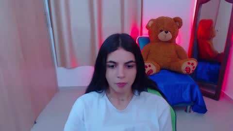 Snapshot of elenna_hotx chatting on 02-11-25, 11:01 agnes online show from 02-11-25, 11:01