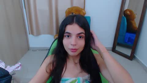 Snapshot of elenna_hotx chatting on 02-19-25, 11:25 agnes online show from 02-19-25, 11:25