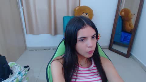 Snapshot of elenna_hotx chatting on 02-21-25, 05:42 agnes online show from 02-21-25, 05:42