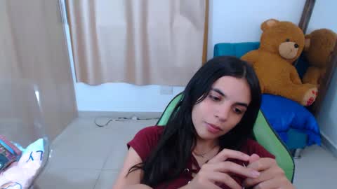 Snapshot of elenna_hotx chatting on 02-25-25, 07:03 agnes online show from 02-25-25, 07:03