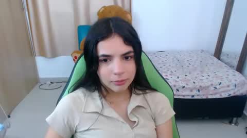 Snapshot of elenna_hotx chatting on 03-05-25, 06:01 agnes online show from 03-05-25, 06:01